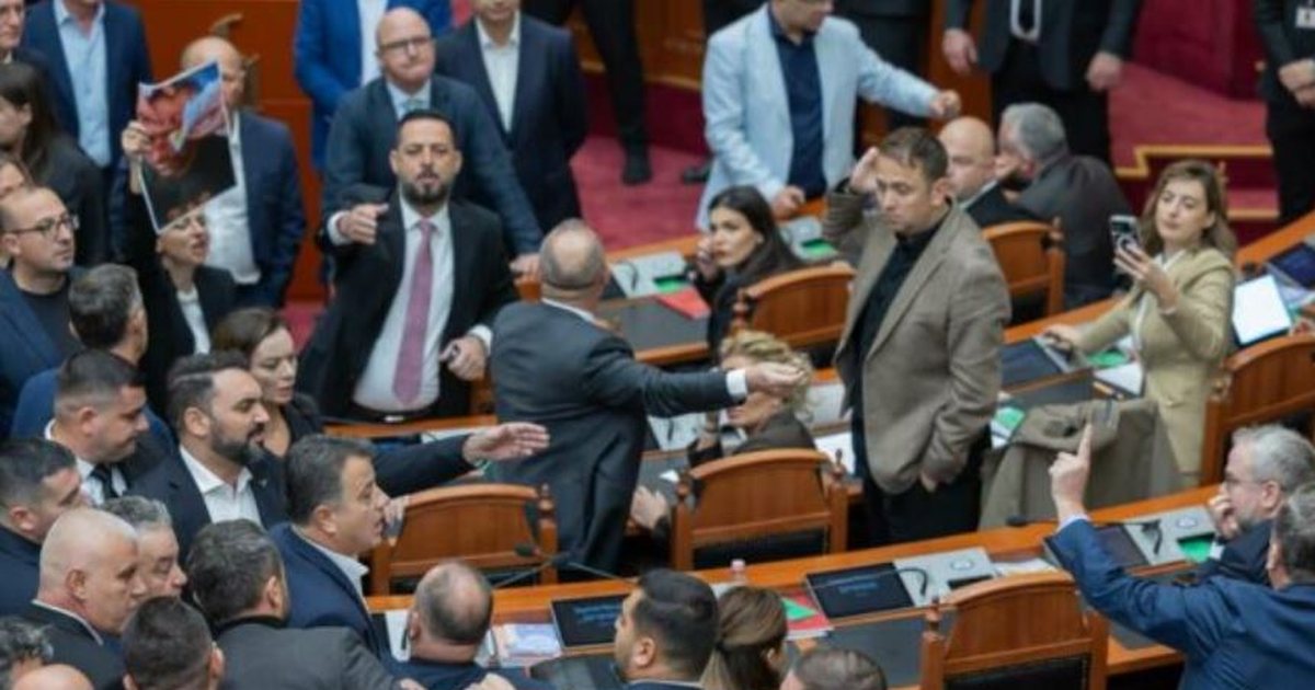 PS kërkon përjashtimin e Berishës për 10 ditë dhe të 6 deputetëve të PD-së për 60 ditë pas incidenteve në Kuvend